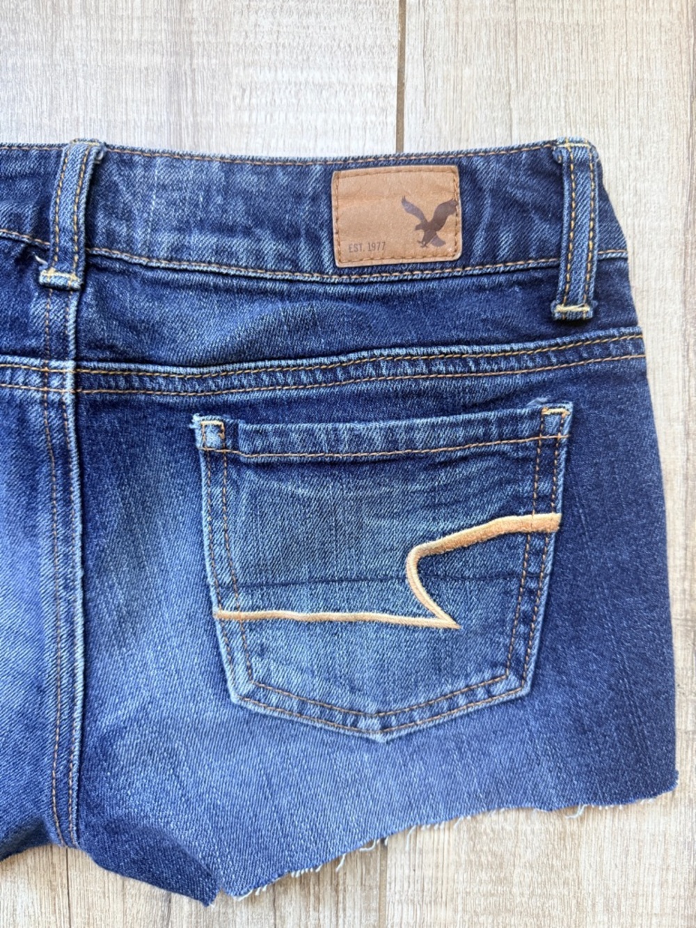 American Eagle Outfitters Low Rise Cut Off Shorts - Picture 7 of 9